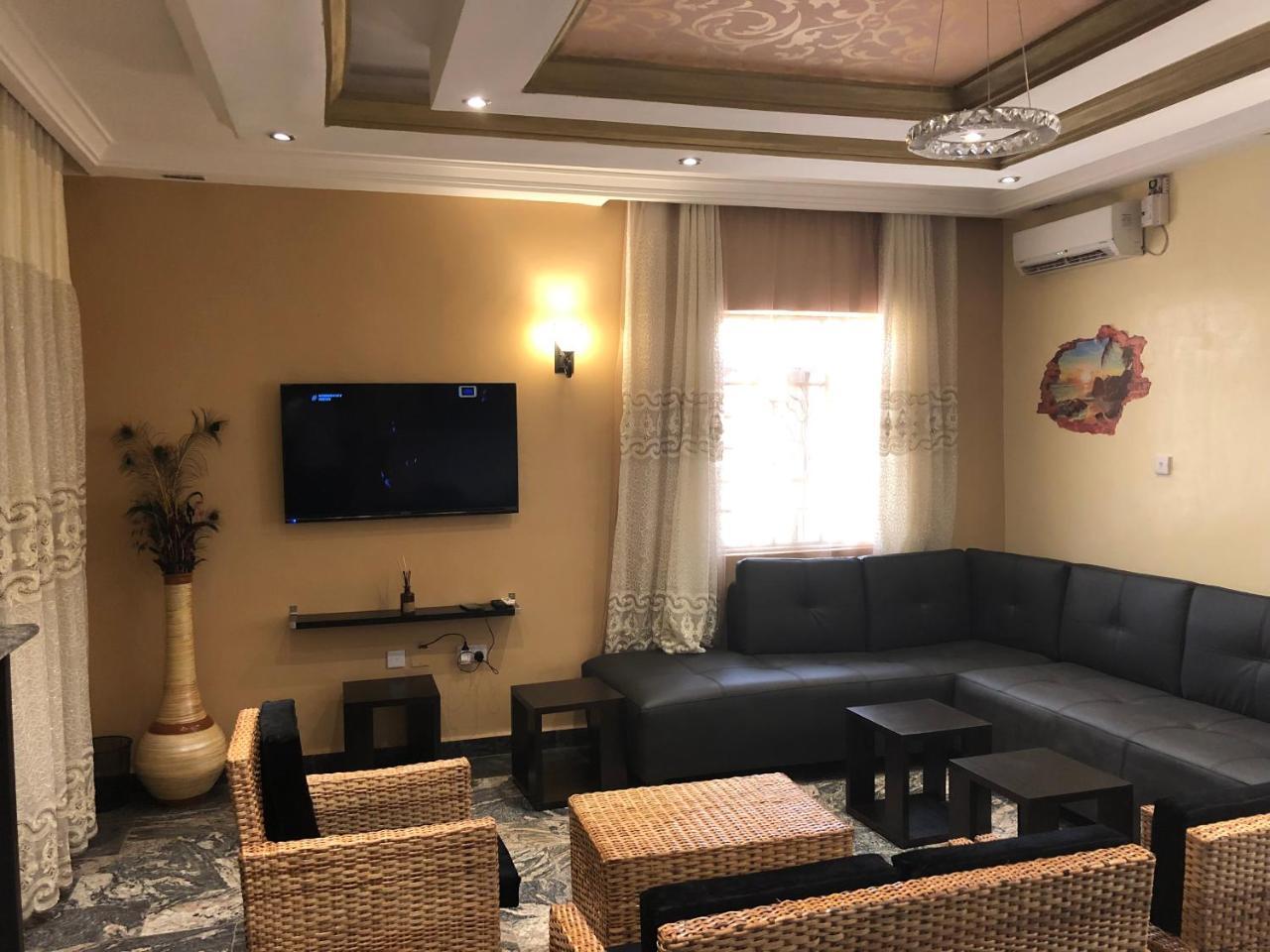House X Hotel Абуджа Екстериор снимка